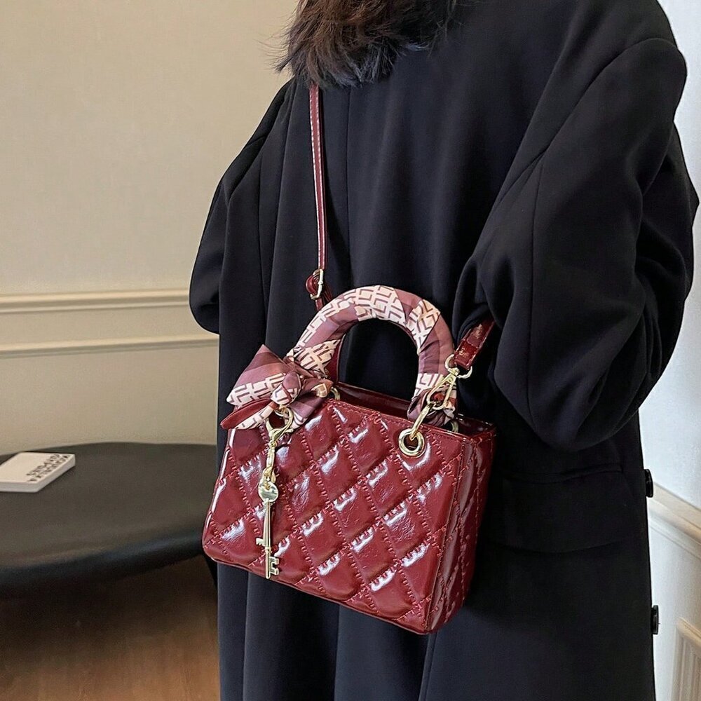 Burgundy Vintage Women's Diamond Grid Crossbody Handbag - Picture 3 of 10